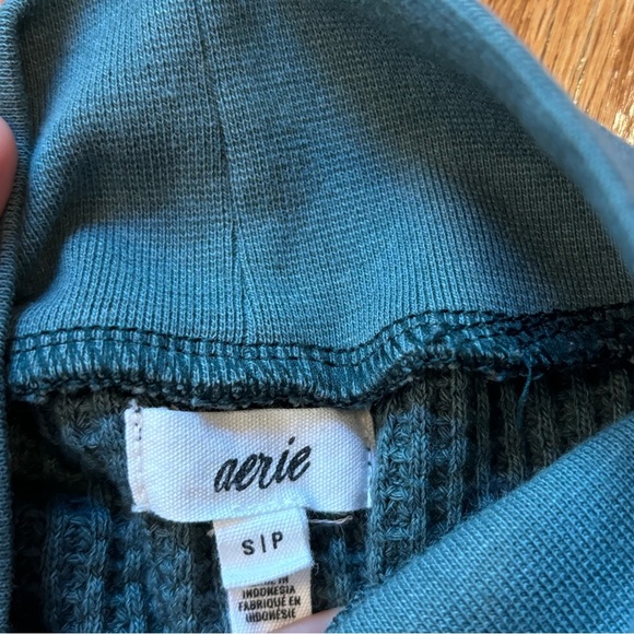 Aerie Waffle Knit Mock Neck Long Sleeve Womens Size Small - Picture 3 of 4